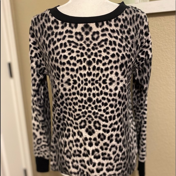 Betsey Johnson Leopard Print Fleece Top Size S - Picture 2 of 14